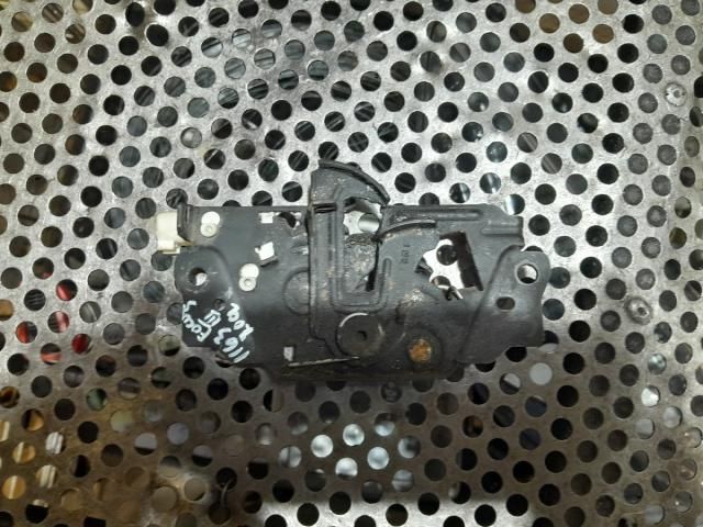 bontott FORD FOCUS III Motorháztető Zárszerkezet