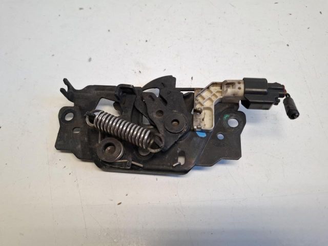 bontott FORD FOCUS III Motorháztető Zárszerkezet