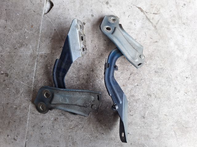 bontott FORD FOCUS III Motorháztető Zsanér Pár