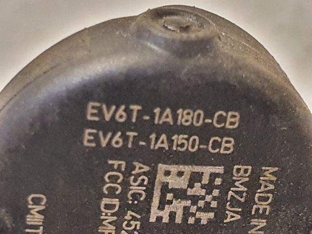 bontott FORD FOCUS III Okos Kerékszelep