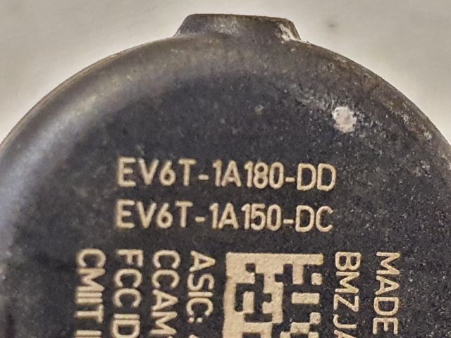 bontott FORD FOCUS III Okos Kerékszelep