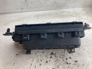 bontott FORD FOCUS III Pohártartó