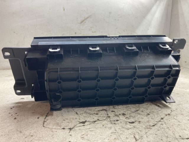 bontott FORD FOCUS III Pohártartó