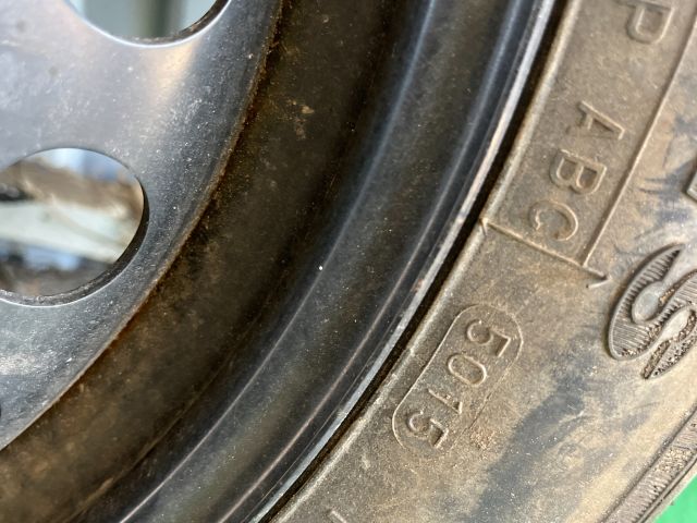 bontott FORD FOCUS III Pótkerék