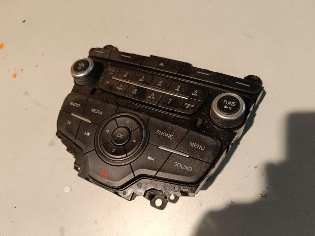 bontott FORD FOCUS III Rádió / CD Kapcsoló