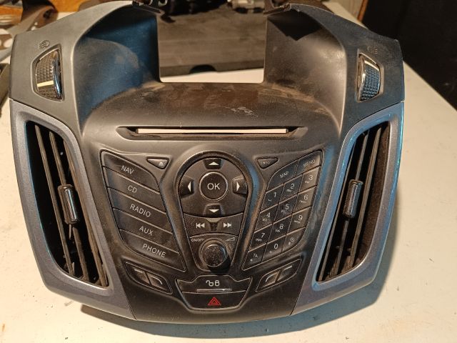 bontott FORD FOCUS III Rádió / CD Kapcsoló