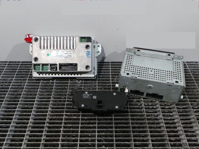 bontott FORD FOCUS III Rádió / CD