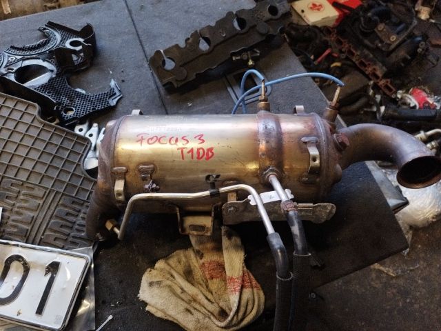 bontott FORD FOCUS III Részecskeszűrő