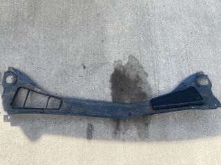 bontott FORD FOCUS III Szélvédő Alatti Műanyag Elem