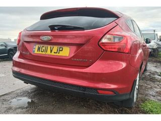 bontott FORD FOCUS III Szélvédő Takaró