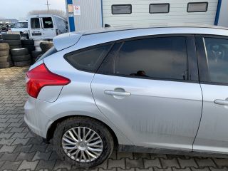 bontott FORD FOCUS III Tankajtó