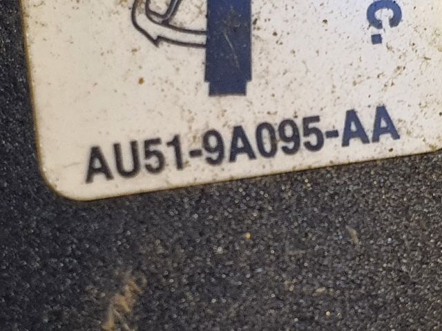 bontott FORD FOCUS III Tankajtó