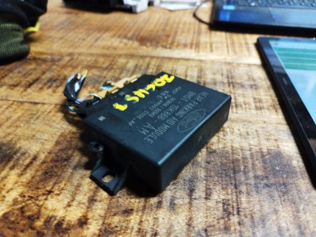 bontott FORD FOCUS III Tolatóradar Elektronika