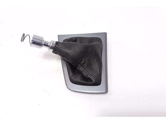 bontott FORD FOCUS III Váltószoknya