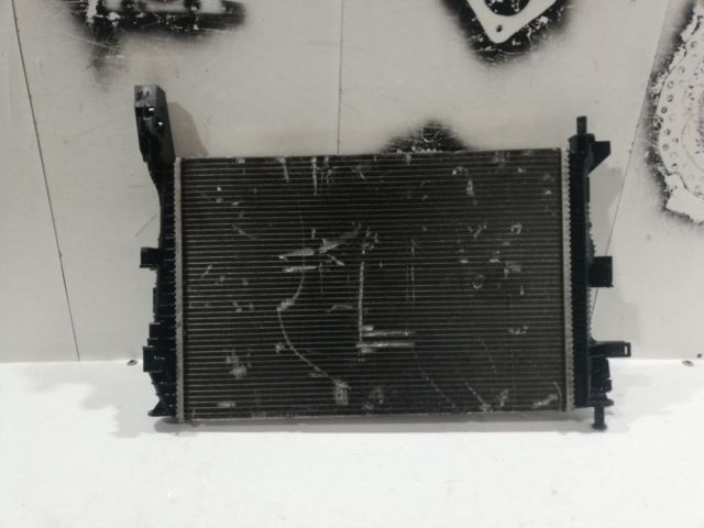 bontott FORD FOCUS III Vízhűtő Radiátor (Nem klímás)