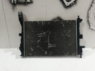 bontott FORD FOCUS III Vízhűtő Radiátor (Nem klímás)