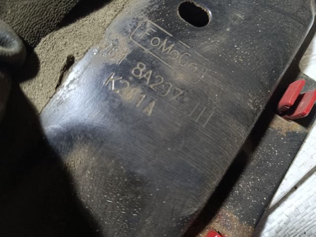 bontott FORD FOCUS III Vízhűtő Radiátor Tartó