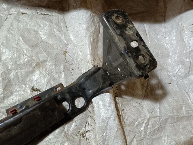 bontott FORD FOCUS III Vízhűtő Radiátor Tartó