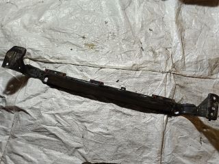 bontott FORD FOCUS III Vízhűtő Radiátor Tartó