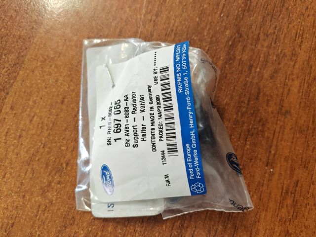 bontott FORD FOCUS III Vízhűtő Radiátor Tartó