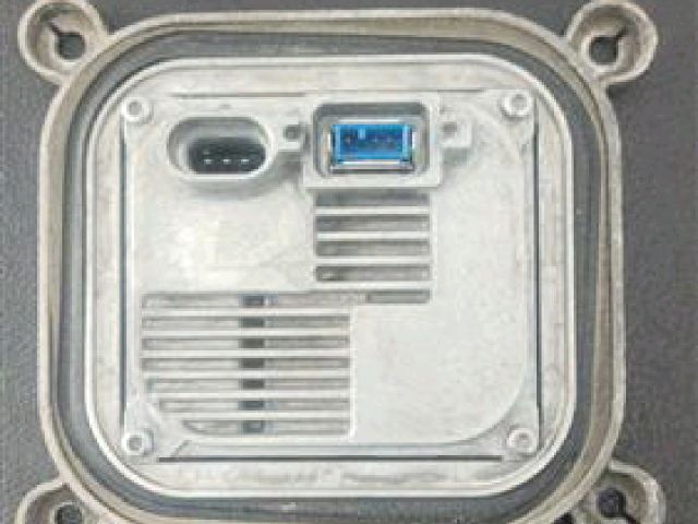 bontott FORD FOCUS III Xenon Trafó