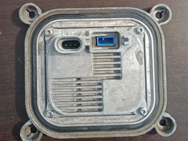 bontott FORD FOCUS III Xenon Trafó