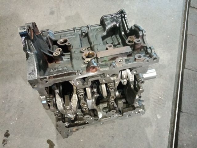 bontott FORD FOCUS IV Motorblokk (Fűzött)