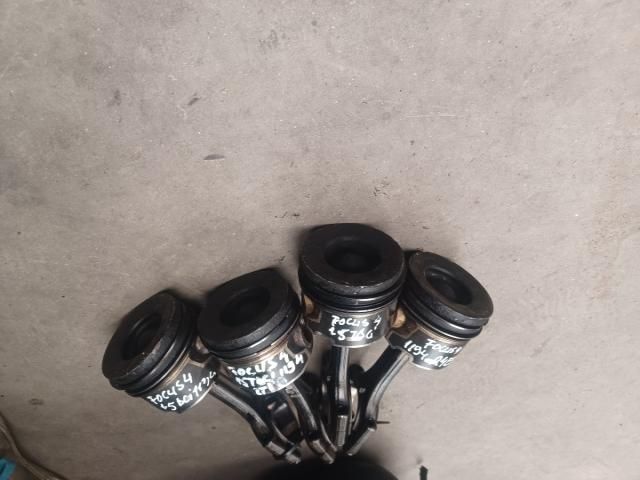 bontott FORD FOCUS IV Dugattyú