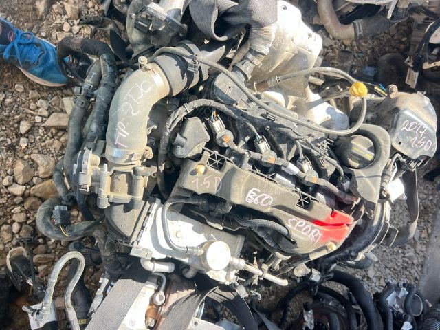 bontott FORD FOCUS IV Komplett Motor (Segédberendezésekkel)