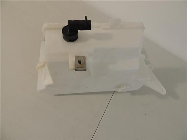 bontott FORD FOCUS IV Ablakmosó Tartály