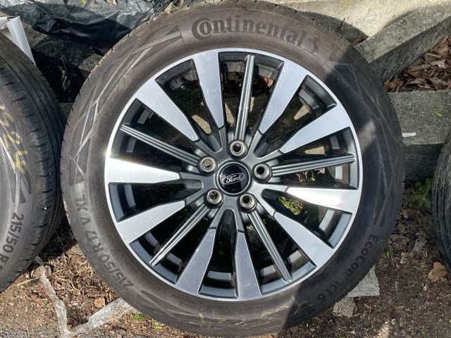 bontott FORD FOCUS IV Alufelni Szett Gumival