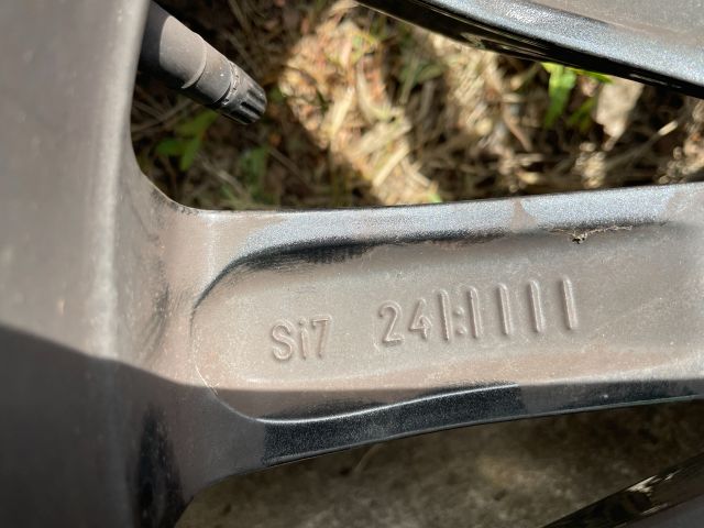 bontott FORD FOCUS IV Alufelni Szett Gumival