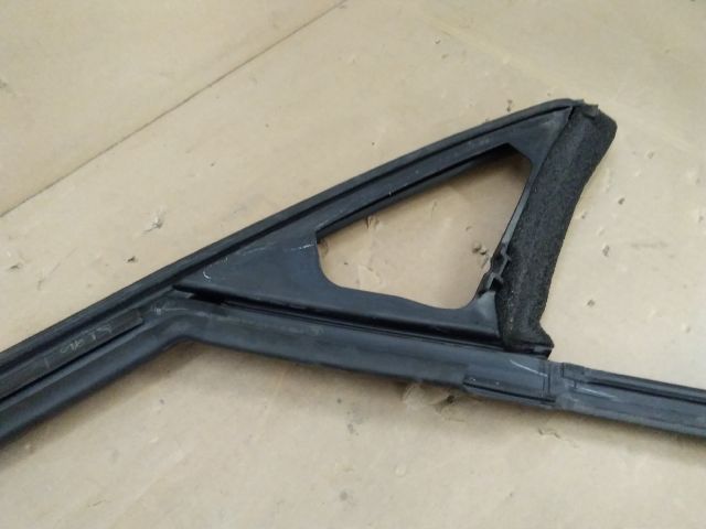 bontott FORD FOCUS IV Bal első Ablakvezető Gumi