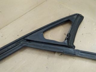 bontott FORD FOCUS IV Bal első Ablakvezető Gumi