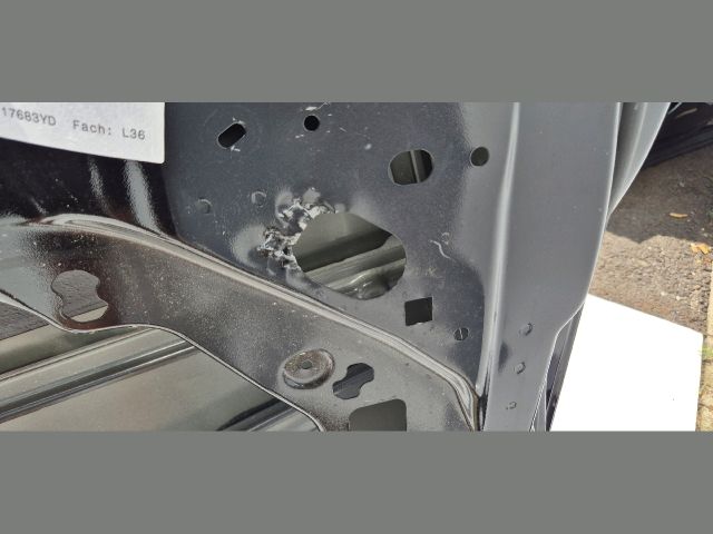 bontott FORD FOCUS IV Bal első Ajtó (Üres lemez)