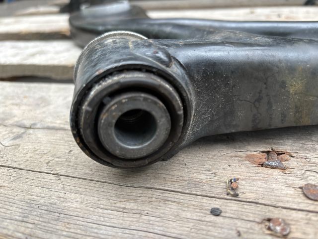 bontott FORD FOCUS IV Bal első Felső Lengőkar