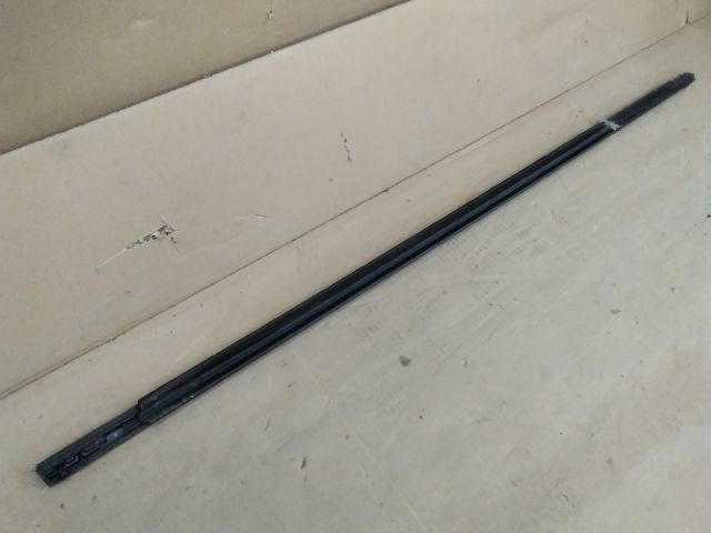 bontott FORD FOCUS IV Bal első Vízlehúzó Gumicsík