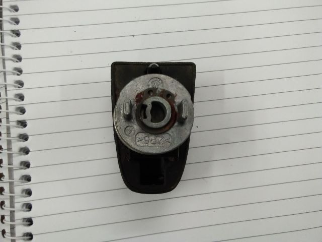 bontott FORD FOCUS IV Bal első Zárbetét