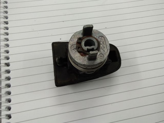 bontott FORD FOCUS IV Bal első Zárbetét