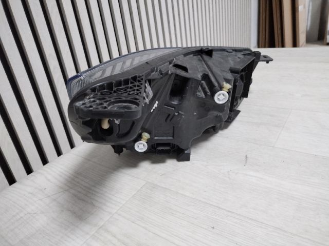 bontott FORD FOCUS IV Bal Fényszóró