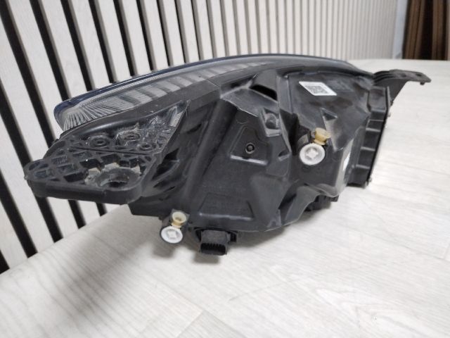 bontott FORD FOCUS IV Bal Fényszóró
