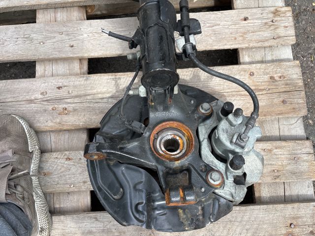 bontott FORD FOCUS IV Bal Gólyaláb Csonkállvánnyal