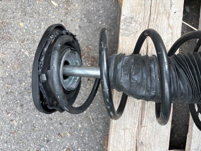 bontott FORD FOCUS IV Bal Gólyaláb Csonkállvánnyal