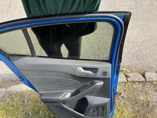bontott FORD FOCUS IV Bal hátsó Ajtó (Részeivel)