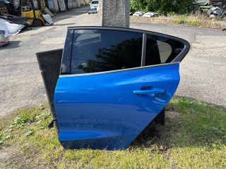 bontott FORD FOCUS IV Bal hátsó Ajtó (Részeivel)