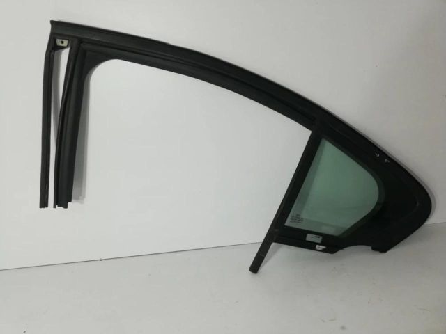 bontott FORD FOCUS IV Bal hátsó Fixüveg (Ajtóban)