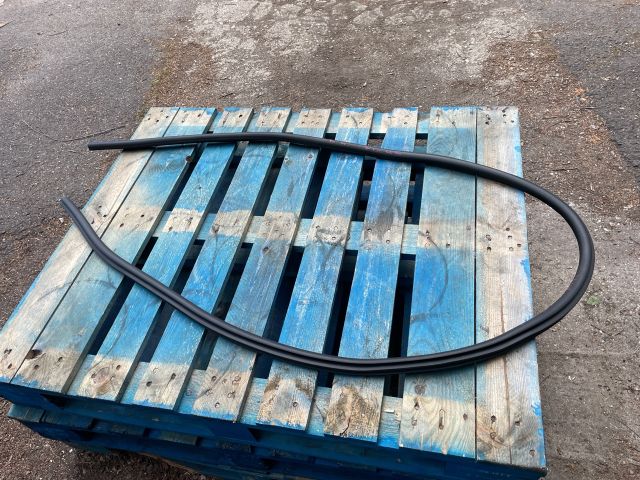 bontott FORD FOCUS IV Bal hátsó Gumikéder