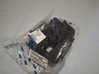 bontott FORD FOCUS IV Bal hátsó Lökhárító Tartó (Műanyag)