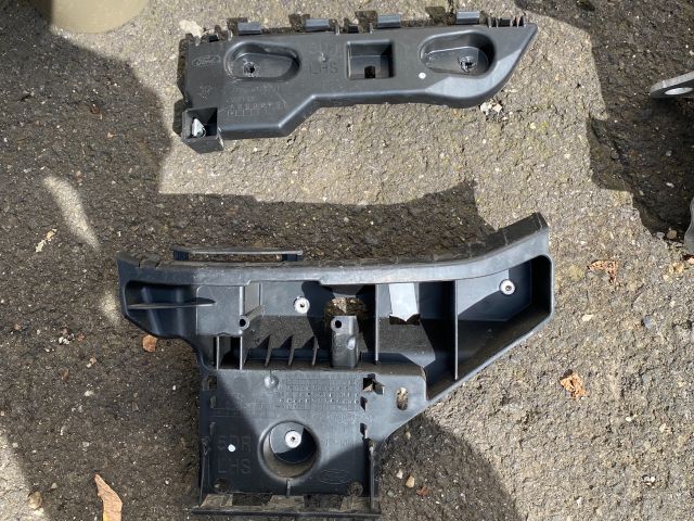 bontott FORD FOCUS IV Bal hátsó Lökhárító Tartó (Műanyag)