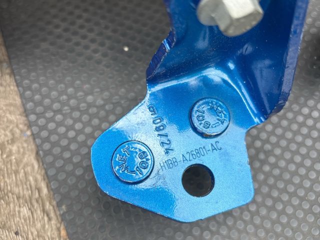 bontott FORD FOCUS IV Bal hátsó Zsanér